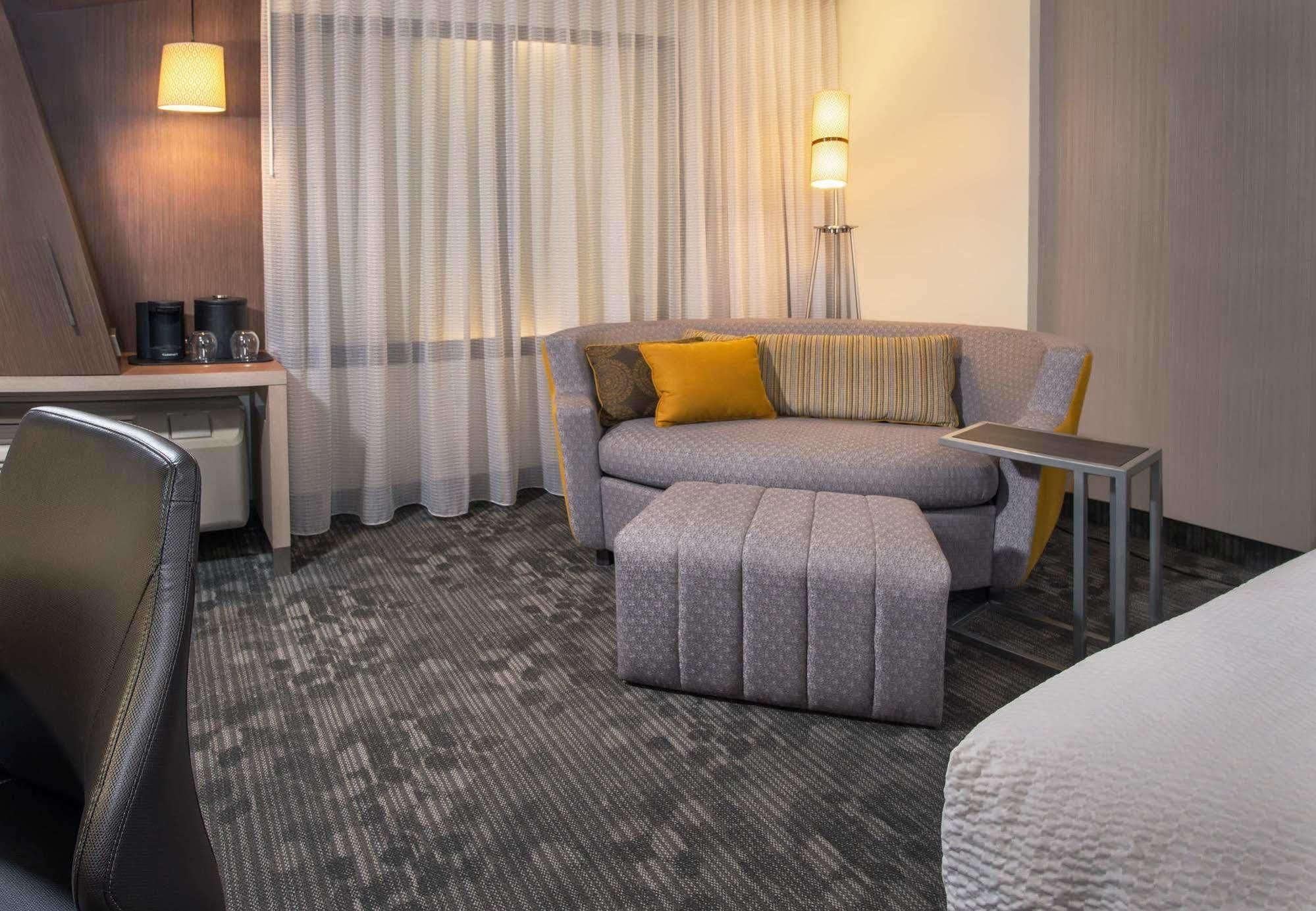 Courtyard By Marriott Сомерсет Экстерьер фото